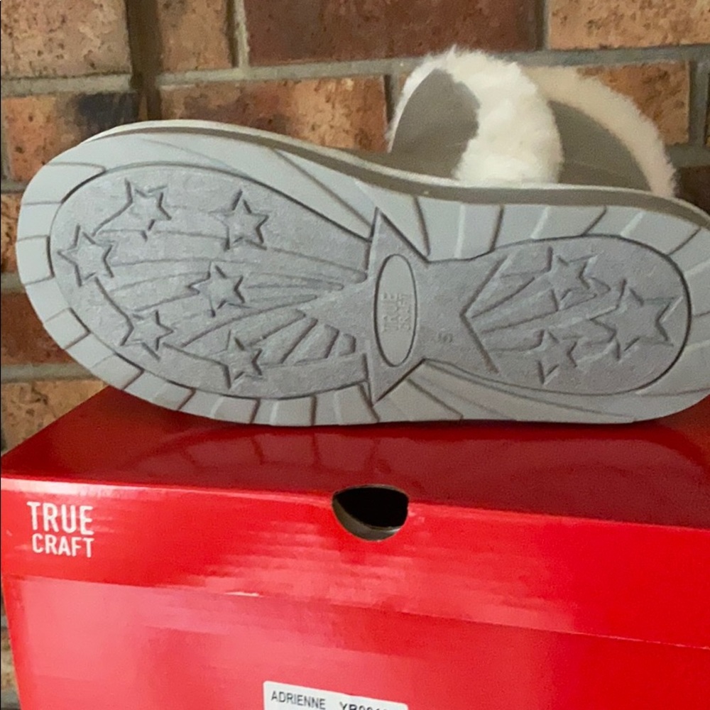 True Craft Youth Silver Boots NIB Sz 5 - Picture 6 of 7